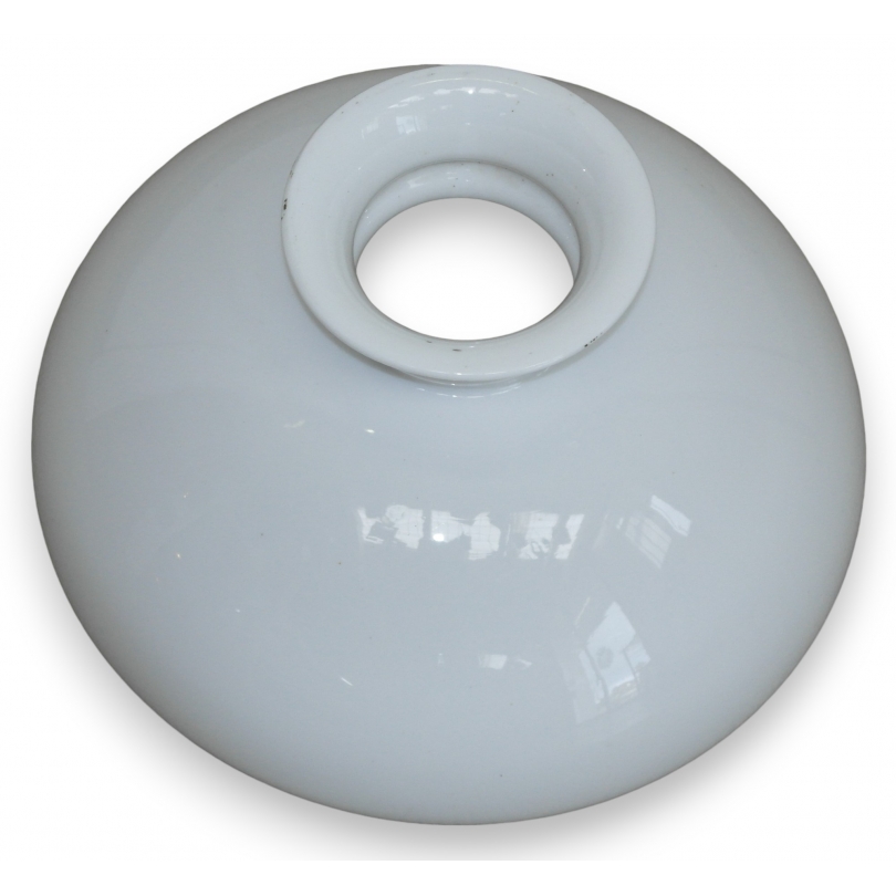 Abat-jour en opaline blanche
