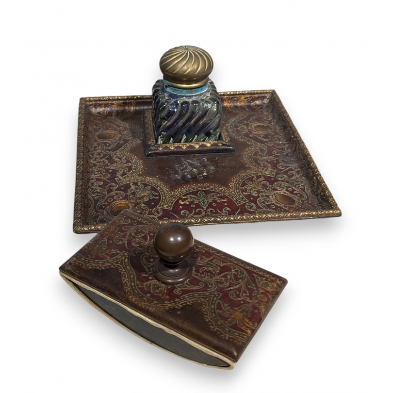Inkwell and blotting pad in embossed leather