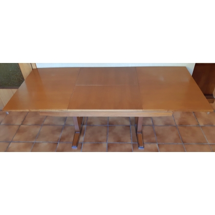 Table en palissandre marquée ASCH