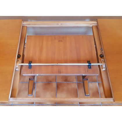 Table en palissandre marquée ASCH