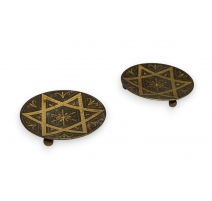 Paire de petits cendriers ronds damasquinés