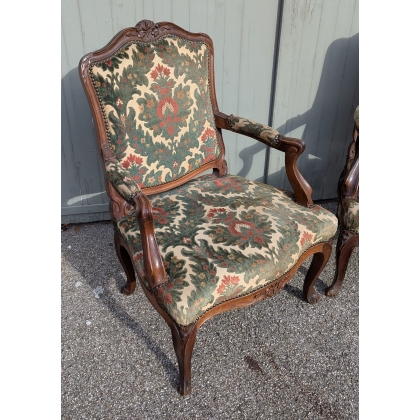 Paire de fauteuils Louis XV à la Reine