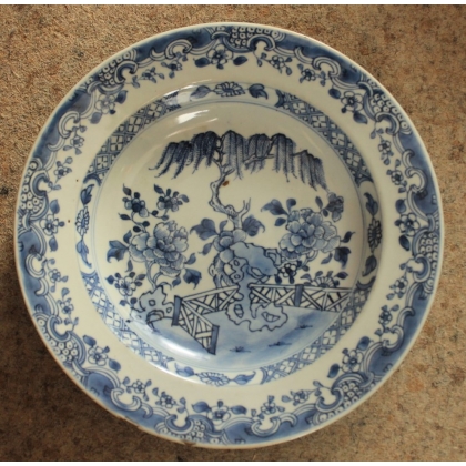Assiette en porcelaine chinoise bleu et blanc