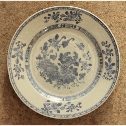 Assiette en porcelaine bleu blanc