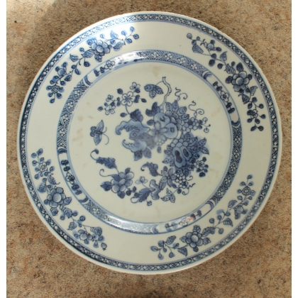 Assiette en porcelaine bleu blanc