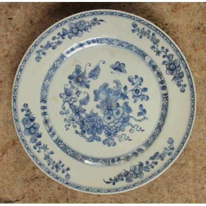 Assiette en porcelaine bleu blanc