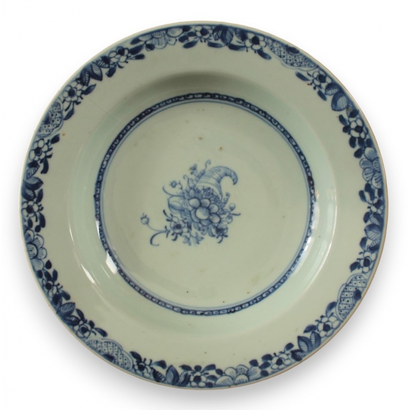 Assiette en porcelaine chinoise bleu et blanc