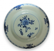 Assiette en porcelaine chinoise bleu et blanc