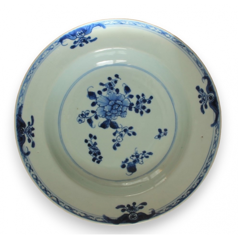 Assiette en porcelaine chinoise bleu et blanc