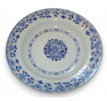 Assiette en porcelaine chinoise bleu et blanc
