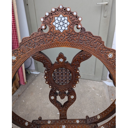 Fauteuil Dagobert syrien incrusté de nacre