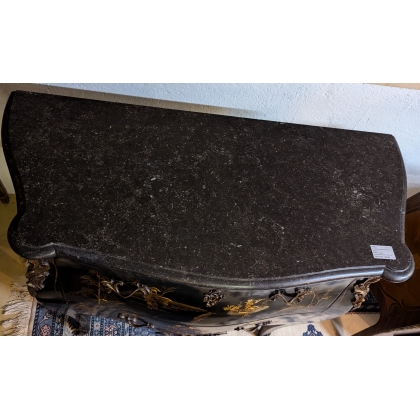  Commode laque noir décor chinois. sur  Moinat SA  - Antiquités décoration