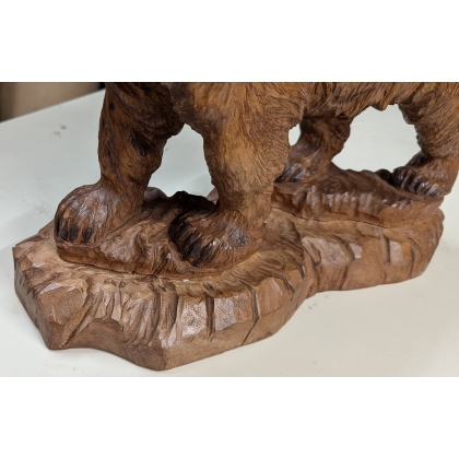 Ours en bois sculpté de Brienz