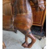 Cheval en bois sculpté verni