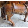 Cheval en bois sculpté verni
