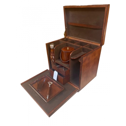 Portable cognac-coloured leather bar