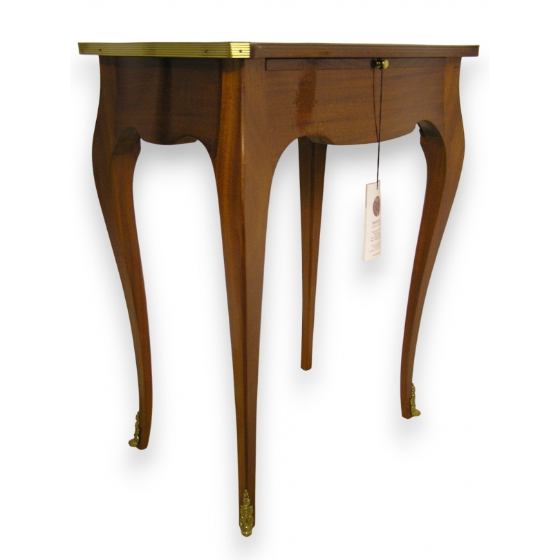  Petite table style Louis XV en acajou sur  Moinat SA  - Antiquités décoration