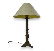 Lamp with lampshade in beige and legs