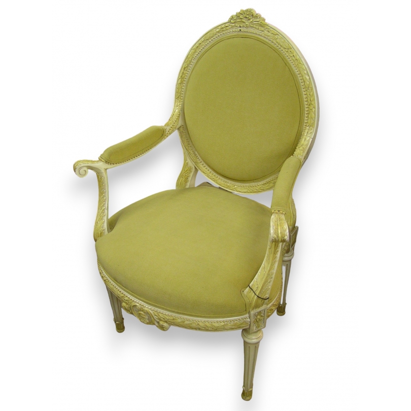 Fauteuil Louis XVI recouvert de tissu
