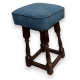 Tabouret en bois recouvert de velours bleu