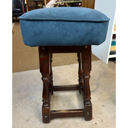 Wooden stool at  Moinat SA  - Antiques and home décor