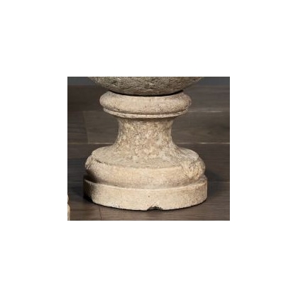 Round stone plinth – medium