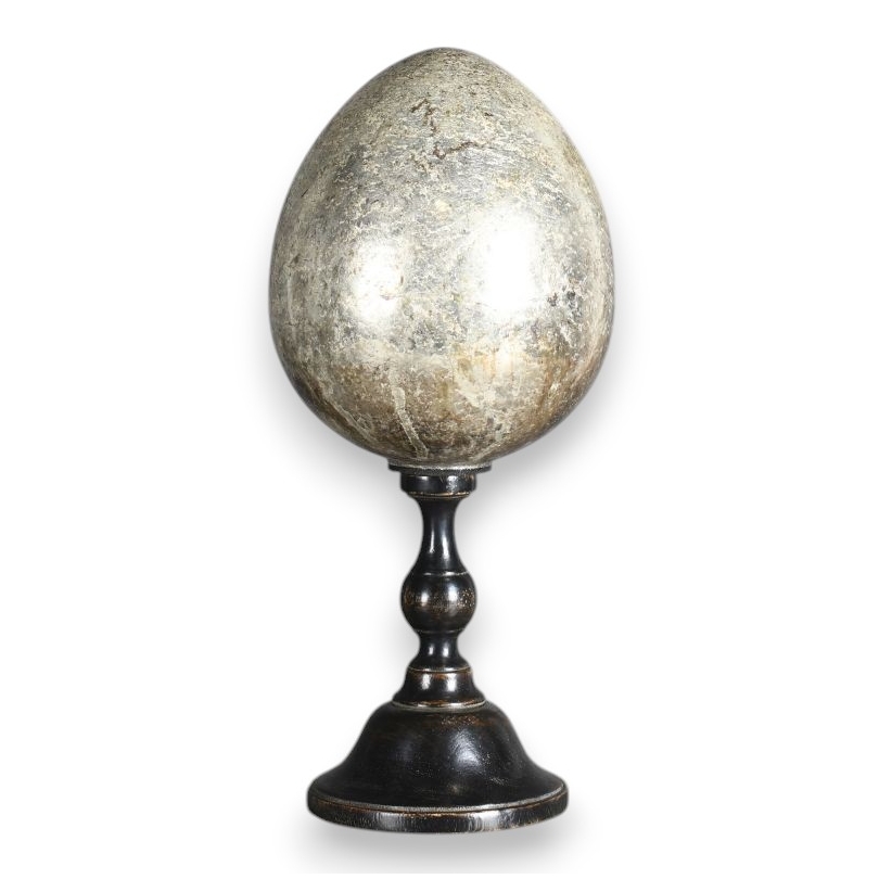 Sculpture "Oeuf en verre émaillé" argenté