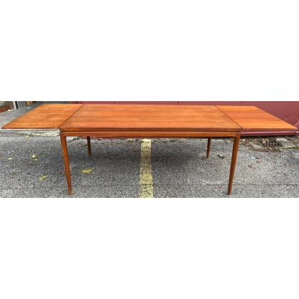 Table à rallonges en teck par Johannes Andersen