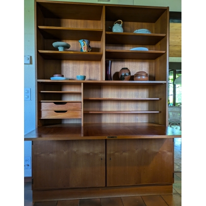 Bibliothèque avec secrétaire et deux portes