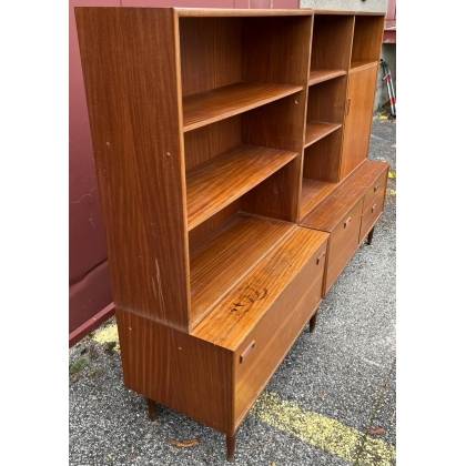 Bibliothèque avec 3 portes et 2 tiroirs