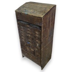 Layette d'horloger en hêtre à 24 tiroirs