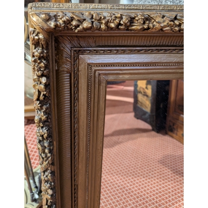 Miroir rectangulaire style Louis XVI doré
