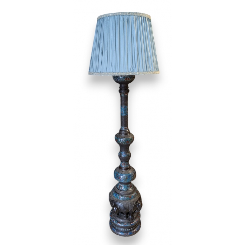 Pied de candelabre en bronze cloisonné Eléphants
