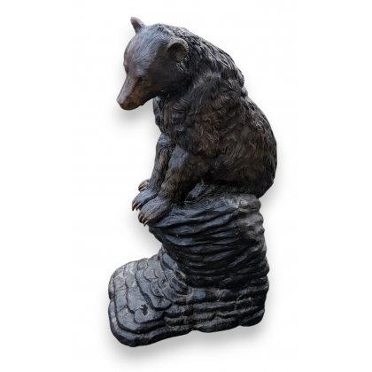 Bronze \"Ours brun assis sur un rocher\"