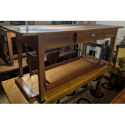  Table en tilleul - 1 tirroir sur  Moinat SA  - Antiquités décoration