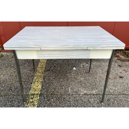 Table et 2 tabourets en formica