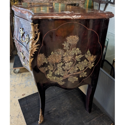 Commode en laque noir décor chinois