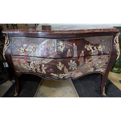 Commode en laque noir décor chinois