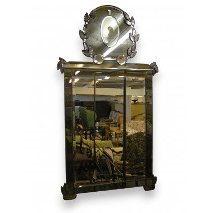  Miroir biseauté avec fronton sur  Moinat SA  - Antiquités décoration
