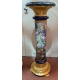 Colonne en porcelaine peinte, marbre et bronze