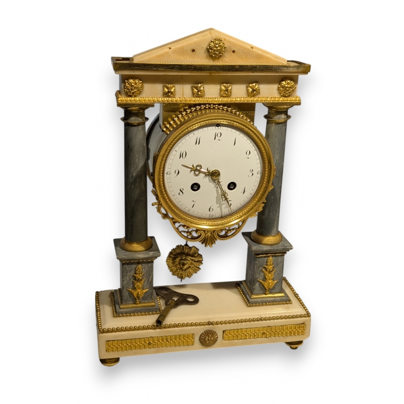 Marble and bronze pendulum clock