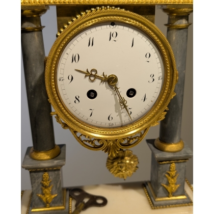 Marble and bronze pendulum clock