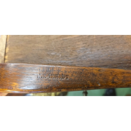 Petit bureau plat Louis XV richement marqueté