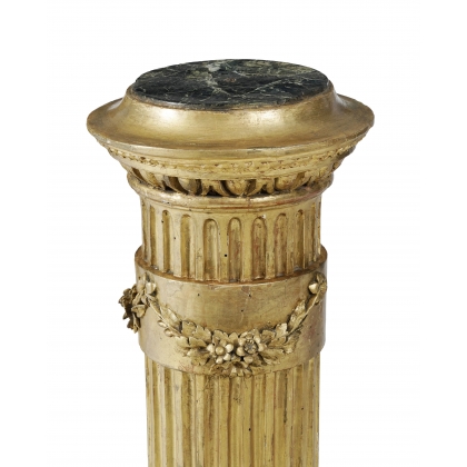 Paire de colonnes style Louis XVI en bois doré