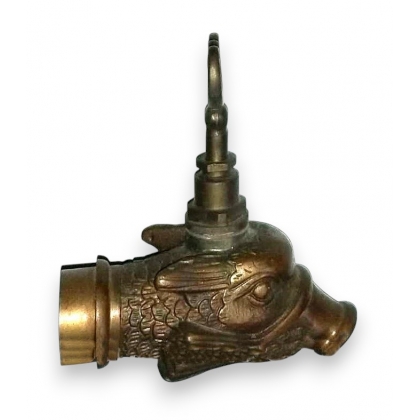 Fish-head fountain tap