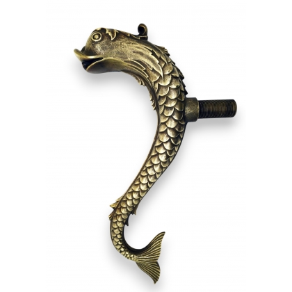 Fish-shaped drinking fountain spout