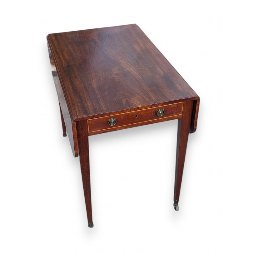 Mahogany side table with drop-down leaves and 1 drawer