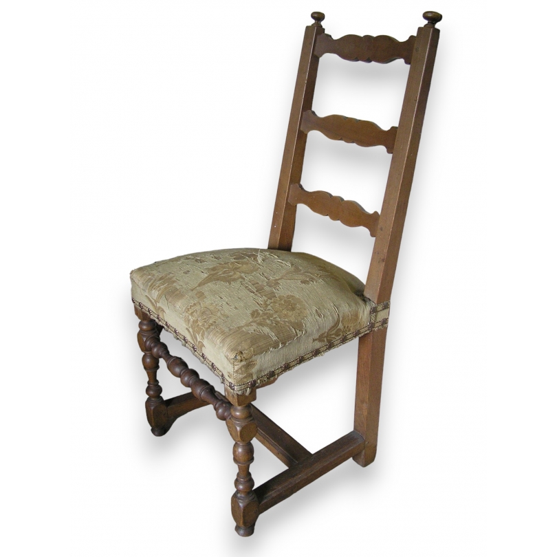 Louis XIII chair in walnut at  Moinat SA  - Antiques and home décor
