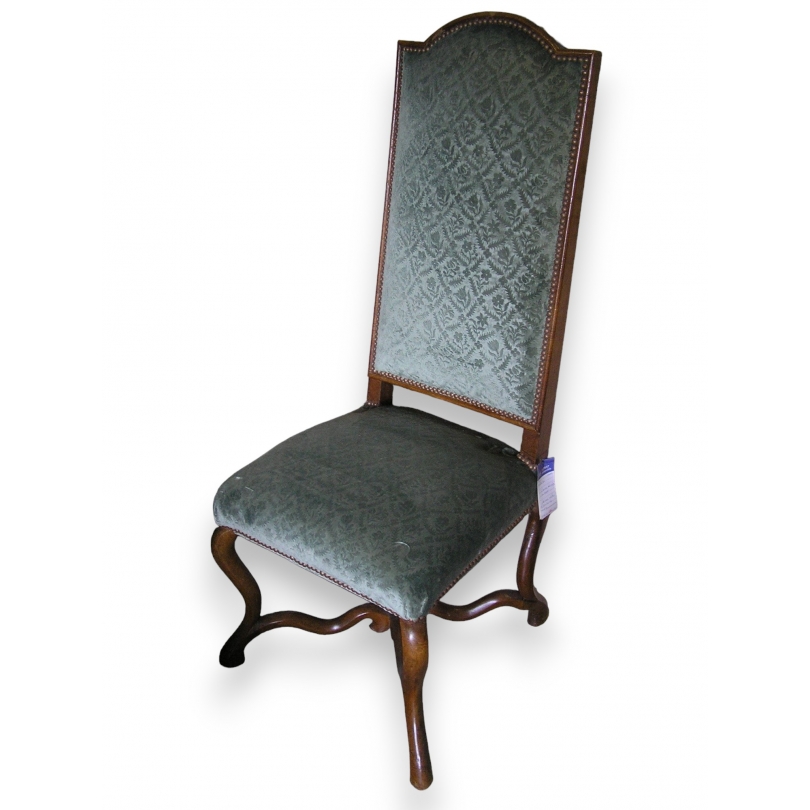 Louis XIII chair in walnut, 18th century, from Moinat SA – Antiques and home décor