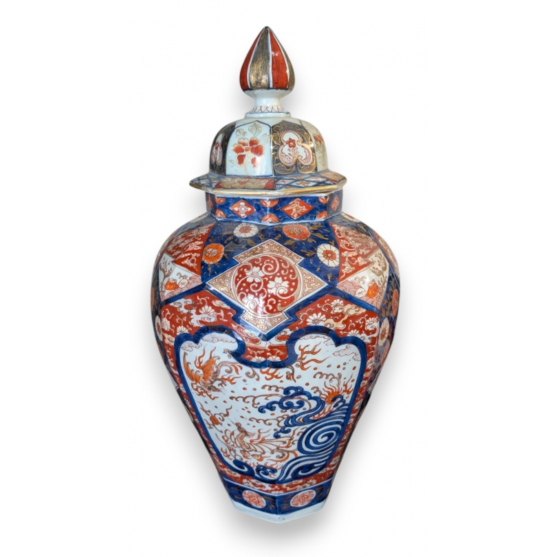 Vase couvert en porcelaine Imari
